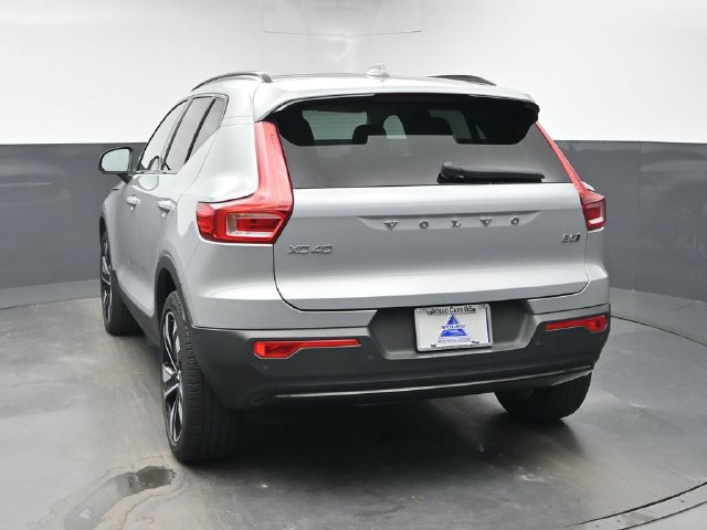 Used 2024 Volvo XC40 B5 Plus w/ Protection Package Premier AWD/4WD image 7