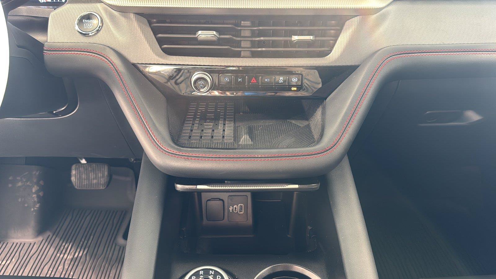 Used 2025 Ford Explorer ST w/ Sun And Sound Package AWD/4WD image 27