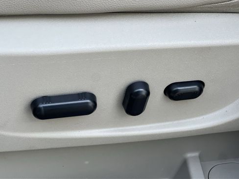 Used 2016 Ford Escape Titanium w/ Equipment Group 301A image 14