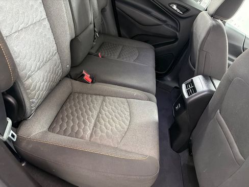 Used 2019 Chevrolet Equinox LT FWD image 18