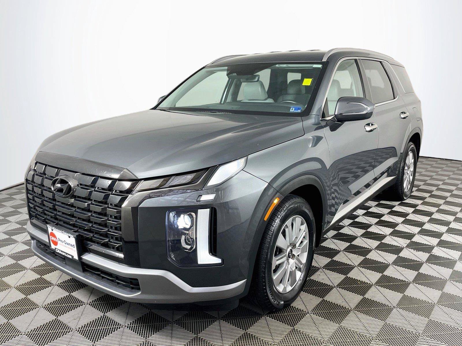 Used 2023 Hyundai Palisade SEL AWD/4WD image 3