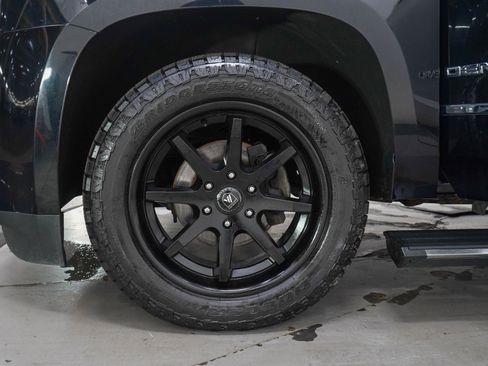 Used 2019 GMC Yukon XL Denali w/ Open Road Package AWD/4WD image 35