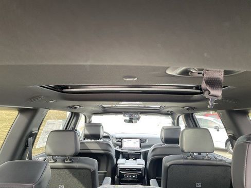 New 2026 Jeep Grand Wagoneer L 4WD w/ Premium Group I image 14