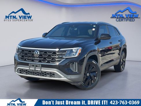 Used 2024 Volkswagen Atlas Cross Sport SE w/ Black Wheel Package image 1
