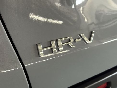 Used 2025 Honda HR-V Sport image 11