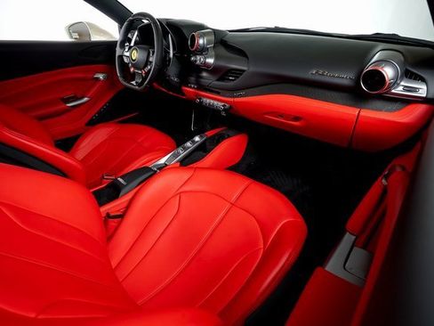 Used 2021 Ferrari F8 Tributo image 50