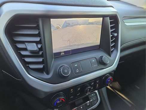 Used 2021 GMC Acadia SLT w/ LPO, Floor Liner Package image 18