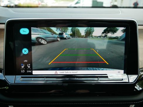 New 2026 Volkswagen Atlas SE image 12