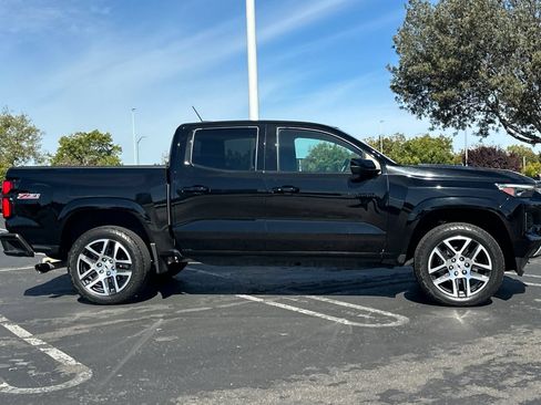 Used 2023 Chevrolet Colorado Z71 w/ Z71 Convenience Package 2 AWD/4WD image 3