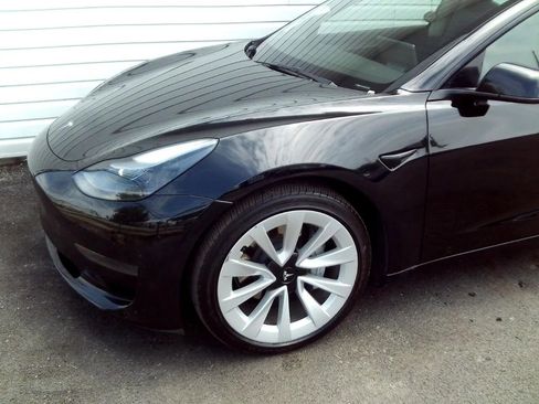 Used 2023 Tesla Model 3 Standard Range RWD image 4