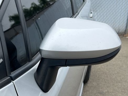 Used 2021 Toyota Corolla LE FWD image 11