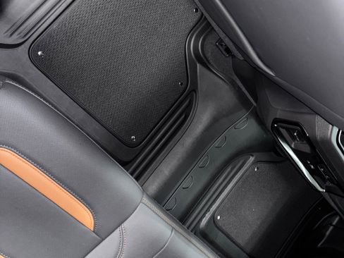 Certified 2025 GMC Sierra 1500 AT4 w/ AT4 Premium Package image 37