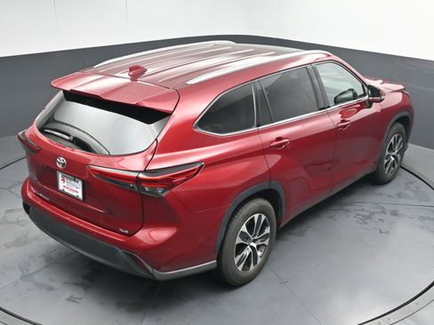 Certified 2022 Toyota Highlander XLE image 35