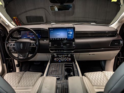 Used 2023 Lincoln Navigator L Black Label image 15
