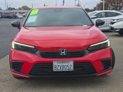 Used 2022 Honda Civic Sport image 2