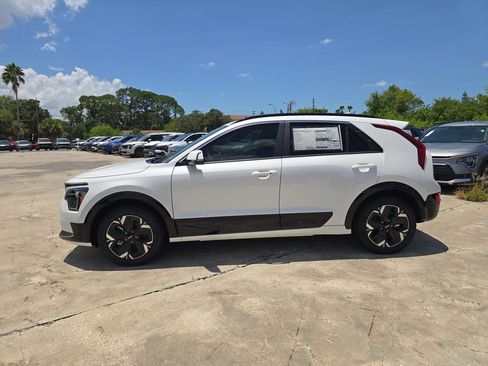 New 2026 Kia Niro Wind FWD image 5
