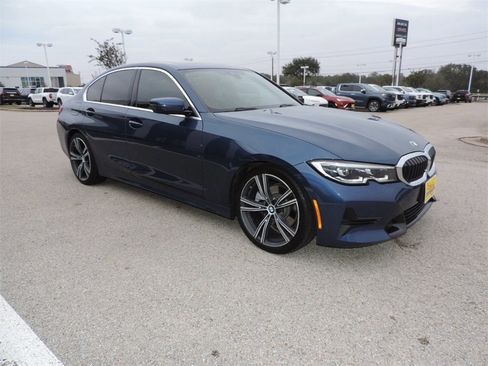 Used 2022 BMW 330i Sedan w/ Premium Package image 3