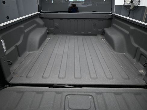 Used 2024 Jeep Gladiator Sport w/ Premium Package image 39