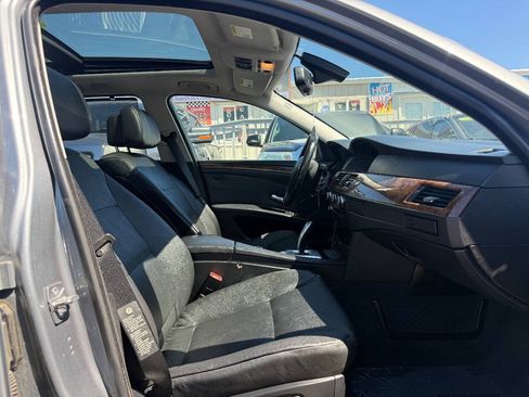 Used 2010 BMW 535i xDrive Wagon AWD/4WD image 14