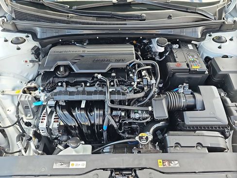 Used 2025 Hyundai Elantra SEL FWD image 24