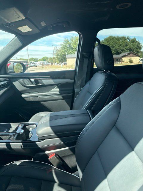 Used 2026 Buick Enclave Preferred FWD image 5