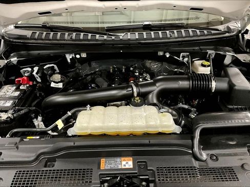 Certified 2025 Ford Expedition Active AWD/4WD image 10