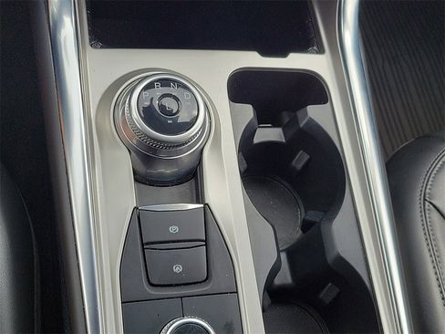 Used 2022 Ford Explorer XLT w/ Equipment Group 202A image 31