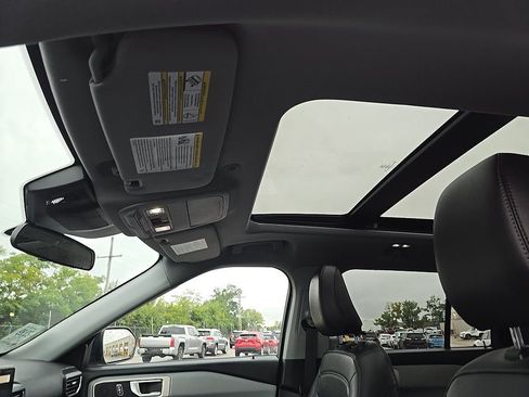 Used 2024 Ford Explorer XLT w/ Equipment Group 202A AWD/4WD image 13