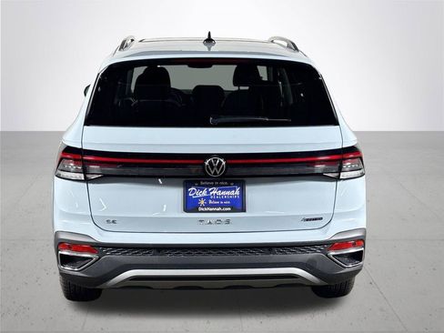 New 2025 Volkswagen Taos SE image 7