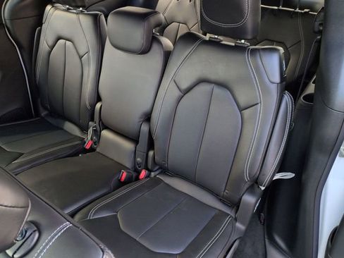 New 2026 Chrysler Pacifica Select image 21