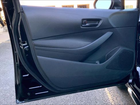 Used 2023 Toyota Corolla LE image 21