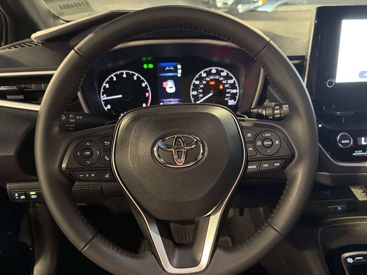 Certified 2025 Toyota Corolla SE w/ SE Package FWD image 19