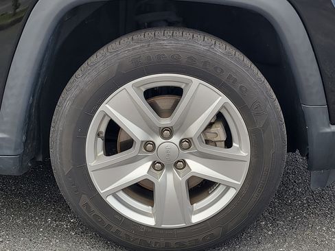 Used 2022 Jeep Compass Latitude FWD image 10