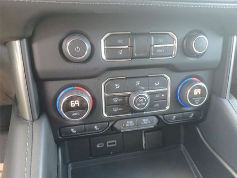 Used 2022 Chevrolet Tahoe Z71 w/ Z71 Off-Road Package image 13