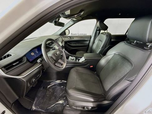 New 2026 Jeep Grand Cherokee L Laredo image 19