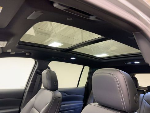 New 2026 Chevrolet Traverse LT w/ Sun and Wheel Package image 14