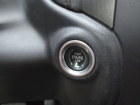 Used 2021 GMC Sierra 1500 AT4 w/ AT4 Premium Package AWD/4WD image 9