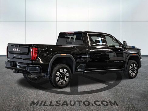 Used 2025 GMC Sierra 3500 Denali w/ Denali Reserve Package AWD/4WD image 8