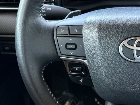 Used 2025 Toyota Camry SE FWD image 34