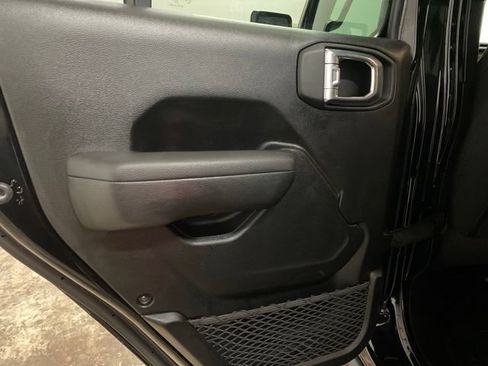 Used 2023 Jeep Wrangler Unlimited w/ Sun & Screen Package AWD/4WD image 69