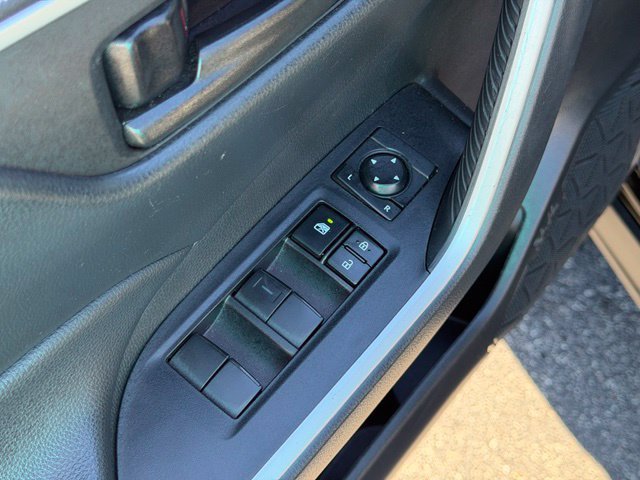 Used 2025 Toyota RAV4 LE AWD/4WD image 23