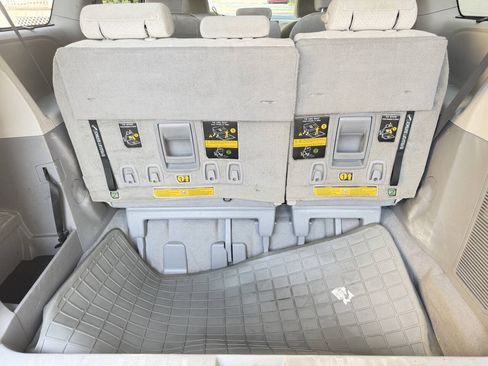 Used 2011 Toyota Sienna LE w/ Towing Pkg FWD image 28