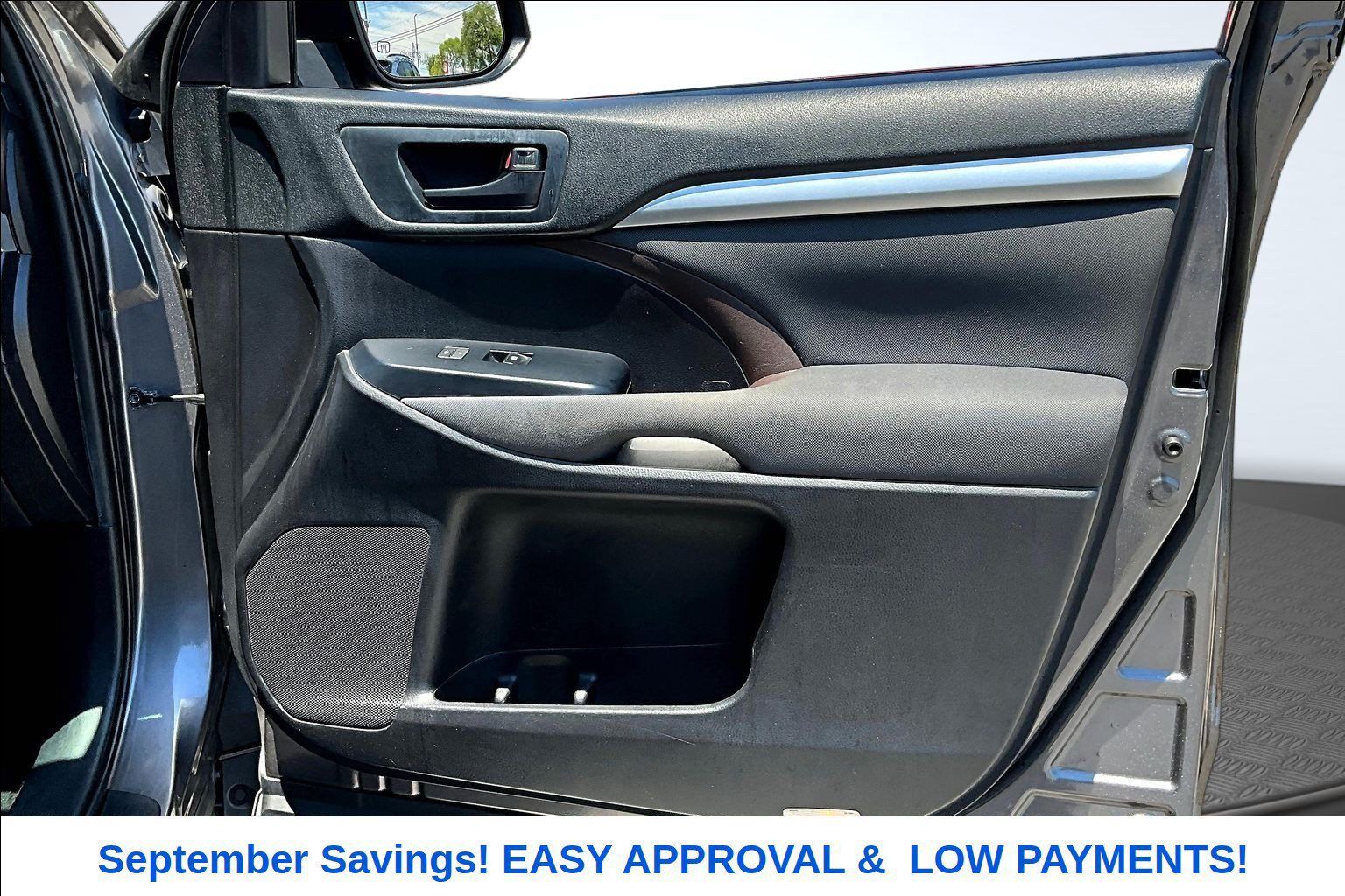 Used 2019 Toyota Highlander LE FWD image 30