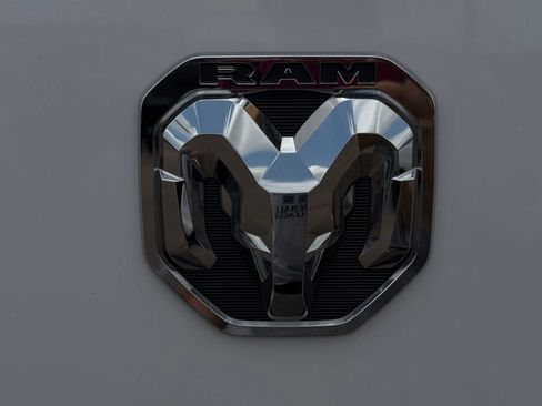 Used 2025 RAM ProMaster 2500 w/ U-Haul Equipment Group FWD image 11