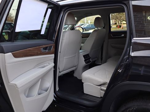 New 2026 Volkswagen Atlas SE image 22