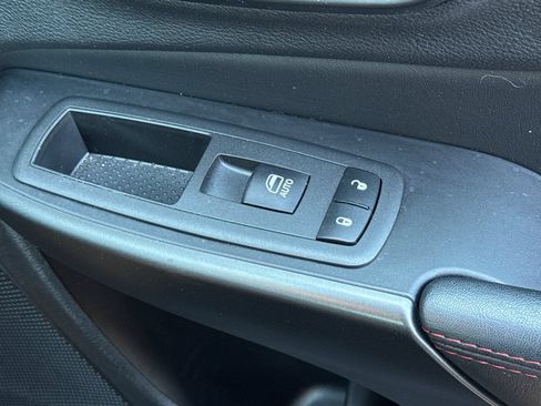 Used 2022 Jeep Cherokee Trailhawk w/ Comfort/Convenience Group AWD/4WD image 21