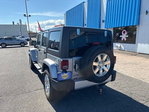 Used 2014 Jeep Wrangler Unlimited Sahara w/ Connectivity Group AWD/4WD image 12