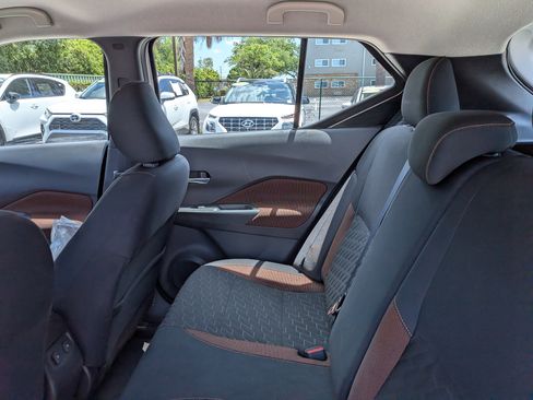 Used 2022 Nissan Kicks SR w/ Interior Electronics Package FWD image 14