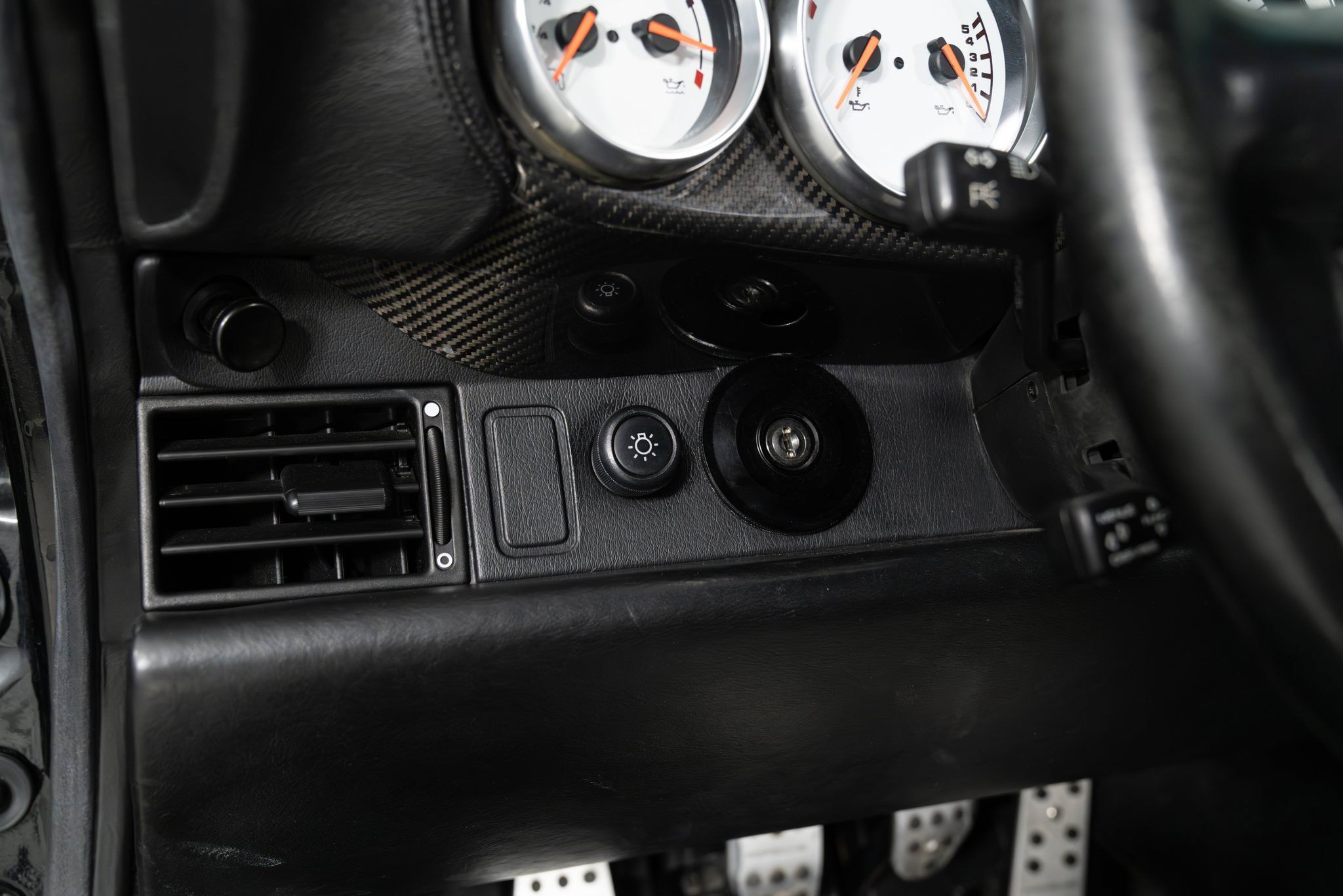 Used 1996 Porsche 911 Turbo RWD image 33