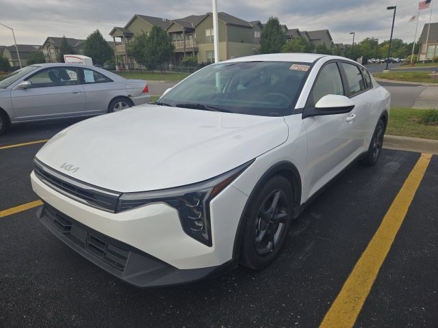 Used 2025 Kia K4 FWD image 3